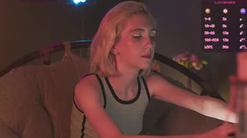 Snapshot of elen__moore chatting on 17, 5, 2026 Elen online show from 17, 5, 2026