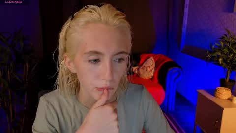 Snapshot of elen__moore chatting on 31, 5, 2026 Elen online show from 31, 5, 2026