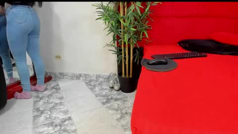 Snapshot of elena_and_derek chatting on 9, 12, 2024 Elena Derek online show from 9, 12, 2024