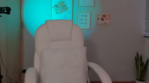 Elena online show from 5, 1, 2025