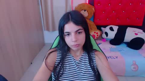 Snapshot of elenna_hotx chatting on 2, 2, 2025 agnes online show from 2, 2, 2025