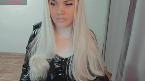 Snapshot of elia_ chatting on 3, 2, 2025 Ella online show from 3, 2, 2025