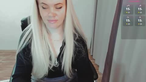 Snapshot of elia_ chatting on 8, 10, 2025 Ella online show from 8, 10, 2025