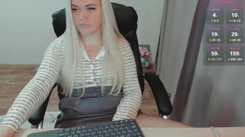 Snapshot of elia_ chatting on 15, 10, 2025 Ella online show from 15, 10, 2025