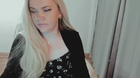 Snapshot of elia_ chatting on 29, 6, 2026 Ella online show from 29, 6, 2026