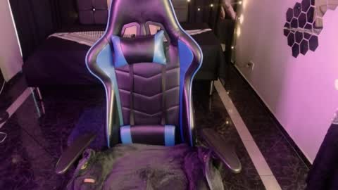 eliana_meaw online show from 10, 4, 2026