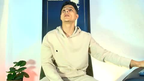 elias_salvatore_ online show from 30, 5, 2026