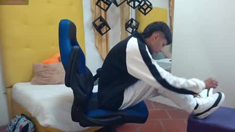 E L I A S online show from 4, 3, 2025