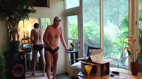 Snapshot of eliberator chatting on 5, 10, 2025 eliberator online show from 5, 10, 2025