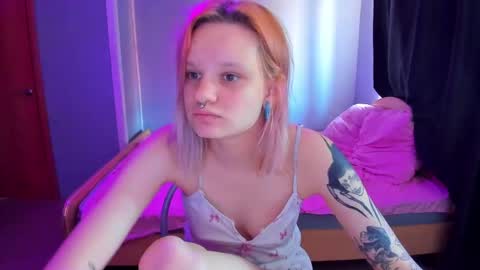 elieiza_xo online show from 18, 3, 2026