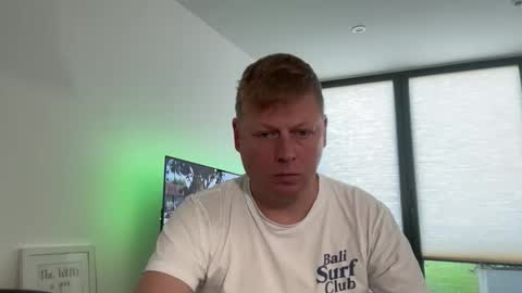 Snapshot of eliepa chatting on 2, 3, 2026 CabinCrewDrew online show from 2, 3, 2026