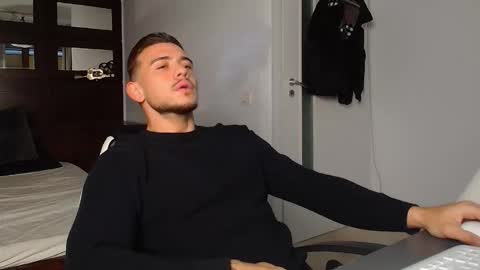 Snapshot of elijahthorne chatting on 16, 1, 2026 ElijahThorne online show from 16, 1, 2026