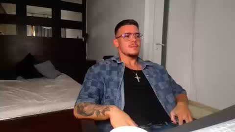 Snapshot of elijahthorne chatting on 14, 3, 2026 ElijahThorne online show from 14, 3, 2026