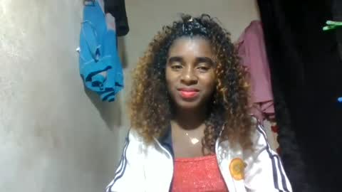 Snapshot of elina981 chatting on 8, 7, 2026 elina981 online show from 8, 7, 2026