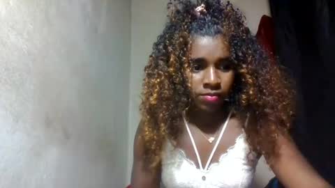 Snapshot of elina981 chatting on 18, 7, 2026 elina981 online show from 18, 7, 2026