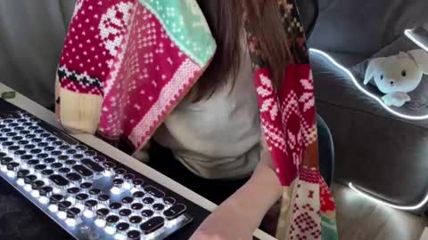 Snapshot of elisa_north chatting on 2, 2, 2025 Elisa North online show from 2, 2, 2025