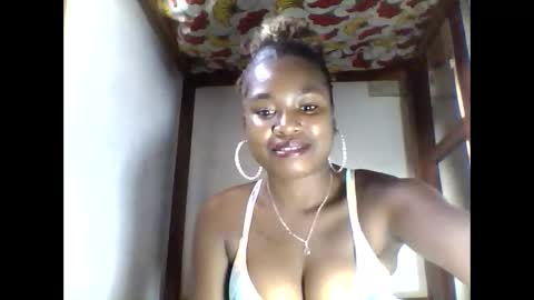 Snapshot of elisabeth2525 chatting on 13, 10, 2025 elisabeth2525 online show from 13, 10, 2025