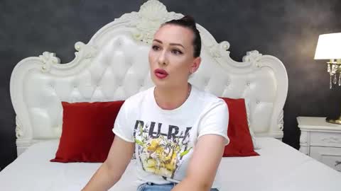 Snapshot of elisabethswan chatting on 12, 10, 2025 Krissy online show from 12, 10, 2025