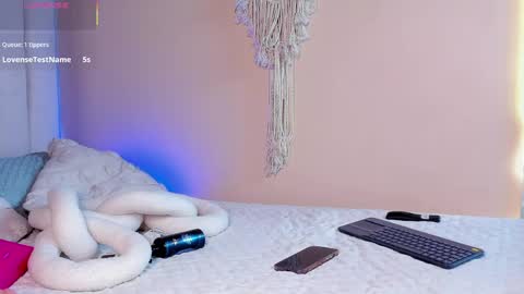 Snapshot of elise_diamond chatting on 23, 4, 2026 Elise diamond online show from 23, 4, 2026