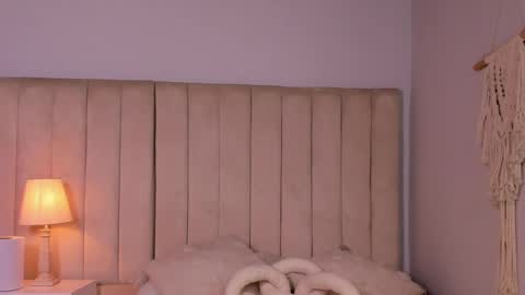 Snapshot of elise_diamond chatting on 30, 4, 2026 Elise diamond online show from 30, 4, 2026