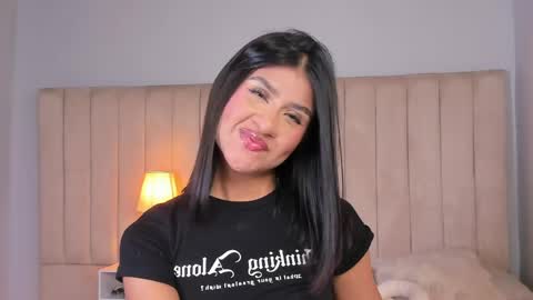 Snapshot of elise_diamond chatting on 26, 5, 2026 Elise diamond online show from 26, 5, 2026