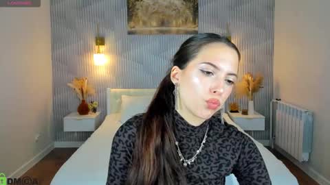 Snapshot of elise_robbie chatting on 10, 3, 2026 Elise online show from 10, 3, 2026