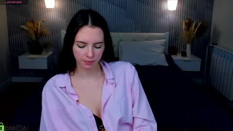 Snapshot of elise_robbie chatting on 9, 4, 2026 Elise online show from 9, 4, 2026