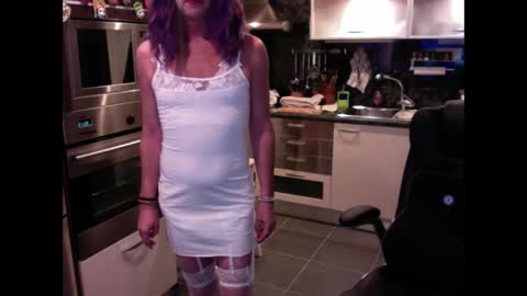 Snapshot of elise_tv chatting on 7, 12, 2024 Barbie online show from 7, 12, 2024