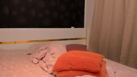 Elly online show from 6, 4, 2026