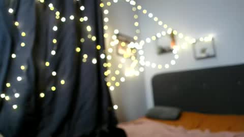 Snapshot of elissayum chatting on 7, 12, 2024 Petite Yumi online show from 7, 12, 2024