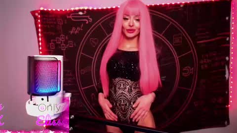 Snapshot of elissayum chatting on 7, 3, 2025 Petite Yumi online show from 7, 3, 2025