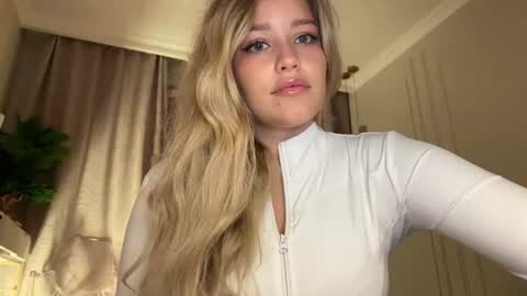 Stephanie online show from 8, 6, 2026