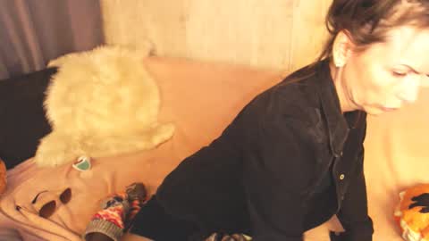 Elizabethangel online show from 14, 9, 2025