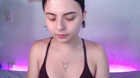 Elizabeth Taylor online show from 24, 2, 2025