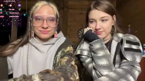 elizabethh_brown online show from 8, 7, 2026