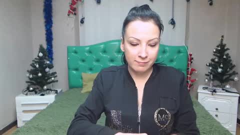 Snapshot of elizabethsho chatting on 19, 1, 2025 ElizabethSho online show from 19, 1, 2025