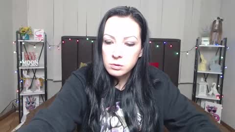 Snapshot of elizabethsho chatting on 21, 1, 2025 ElizabethSho online show from 21, 1, 2025