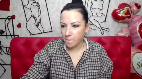 Snapshot of elizabethsho chatting on 11, 3, 2025 ElizabethSho online show from 11, 3, 2025