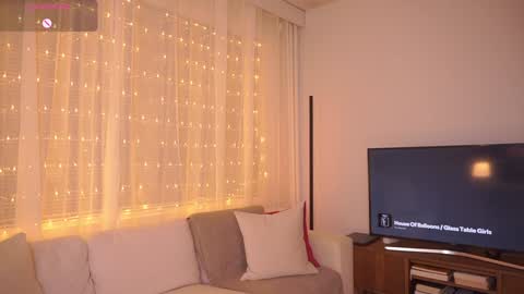 ELLA OWEN online show from 28, 1, 2025