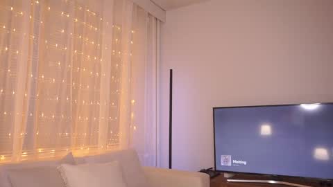 ELLA OWEN online show from 29, 1, 2025