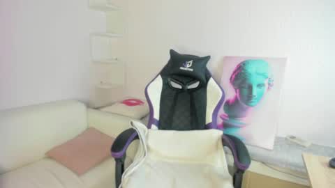 Ella online show from 2, 4, 2026