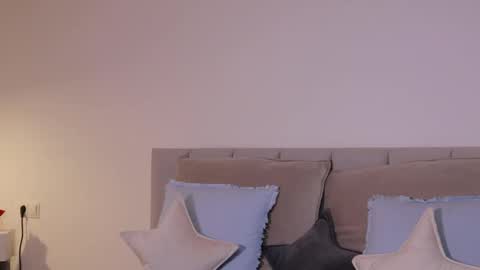 Ella online show from 23, 2, 2025