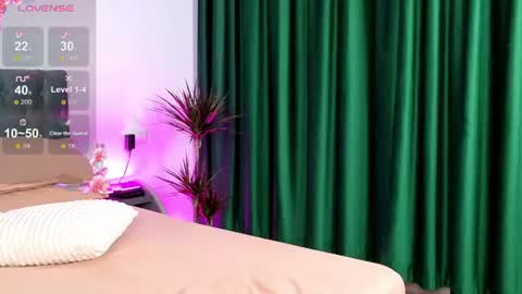 Snapshot of ellaeden chatting on 30, 6, 2026 Ella online show from 30, 6, 2026