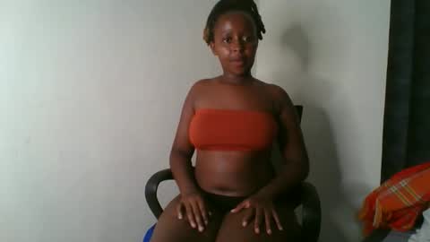 Snapshot of ellah_simone chatting on 17, 5, 2026 ellah-simone online show from 17, 5, 2026
