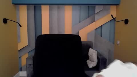 EllaLongs online show from 9, 9, 2025