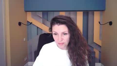 EllaLongs online show from 11, 2, 2026