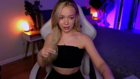 Snapshot of ellatwox chatting on 3, 4, 2026 Ella online show from 3, 4, 2026