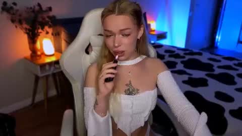 Snapshot of ellatwox chatting on 6, 7, 2026 Ella online show from 6, 7, 2026