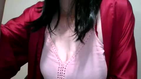 Elle online show from 12, 1, 2025