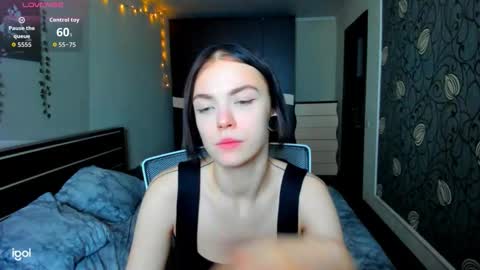 Snapshot of elle_blair chatting on 8, 10, 2025 Luna online show from 8, 10, 2025